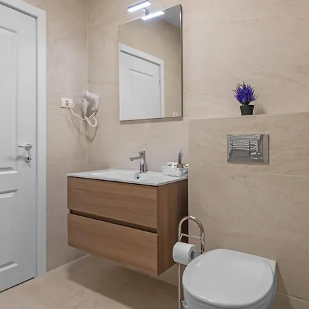 Coral شقة فندقية 4*