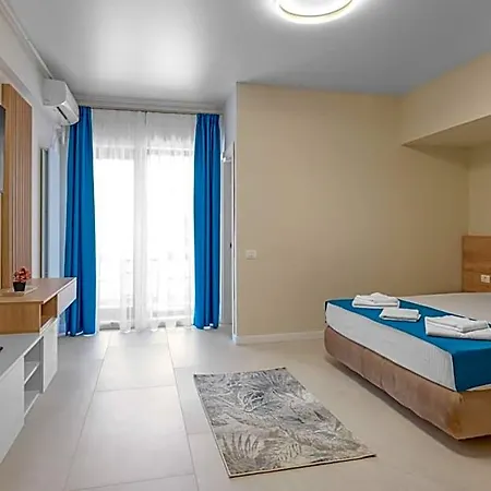 Coral מלון דירות 4*